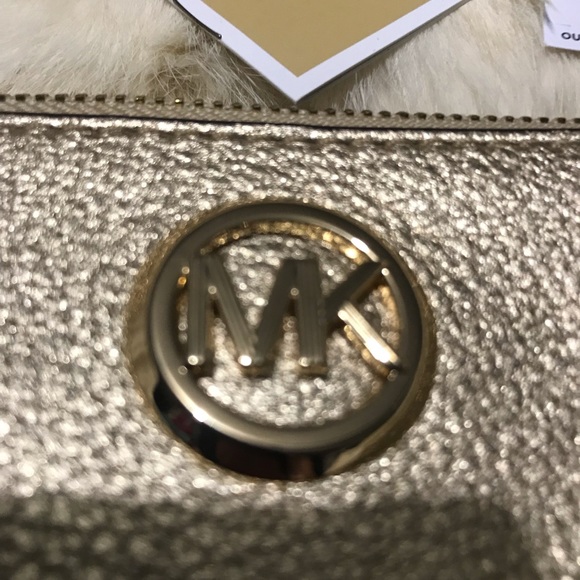 NWT, Michael Kors LG TZ WRSTLT Bag, Pale gold MSRP $128 - Picture 11 of 17